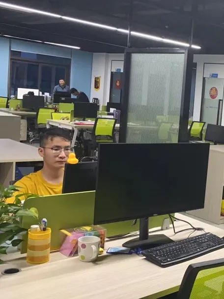 奋战一线丨优德88人的假期这样过