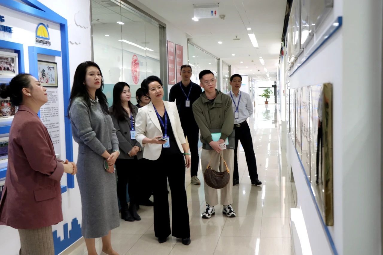 东莞市都会更新协会向导一行莅临优德88集团旅行交流