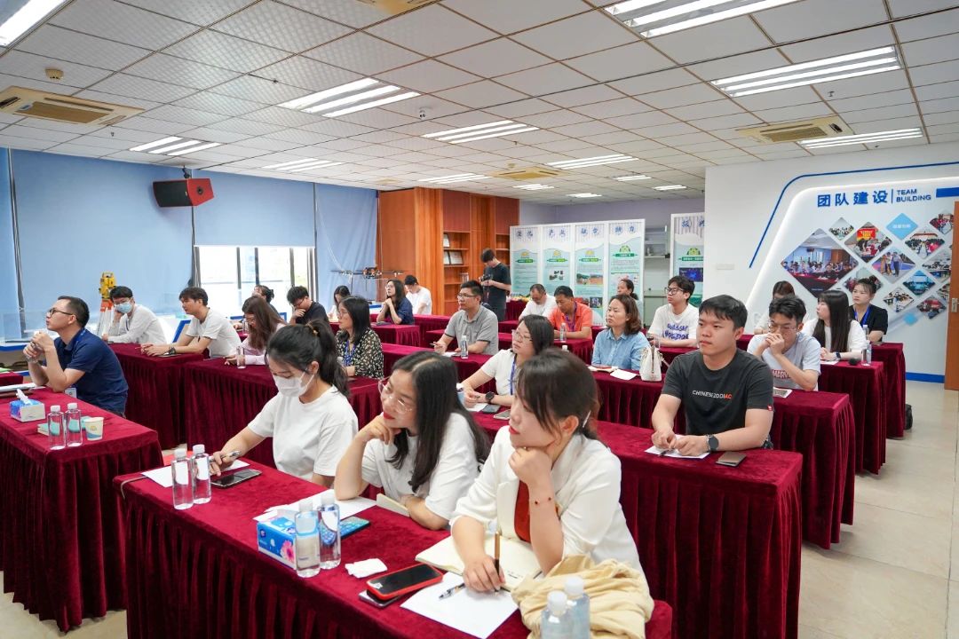 优德88集团引领AI风潮，，，，全员学习共创生长