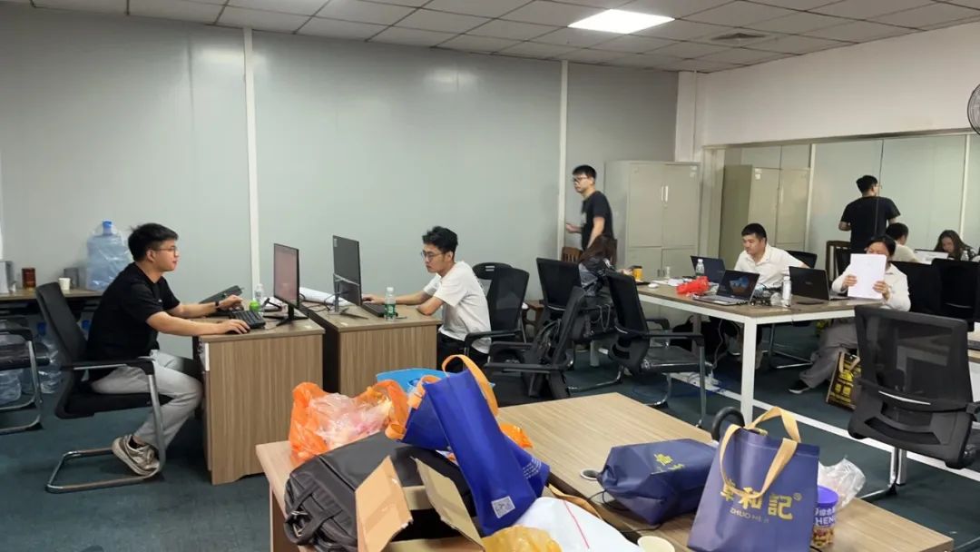 《致敬，，奋斗的青春》